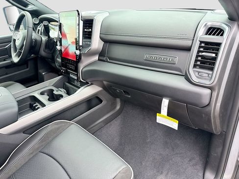 New 2026 RAM 3500 Laramie AWD/4WD image 33
