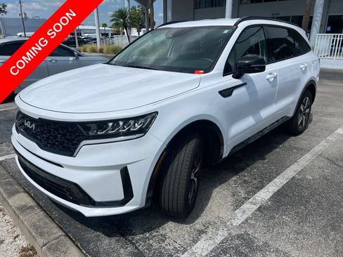 Certified 2023 Kia Sorento S FWD image 1