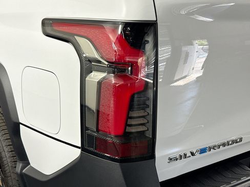 Used 2026 Chevrolet Silverado EV LT AWD/4WD image 36