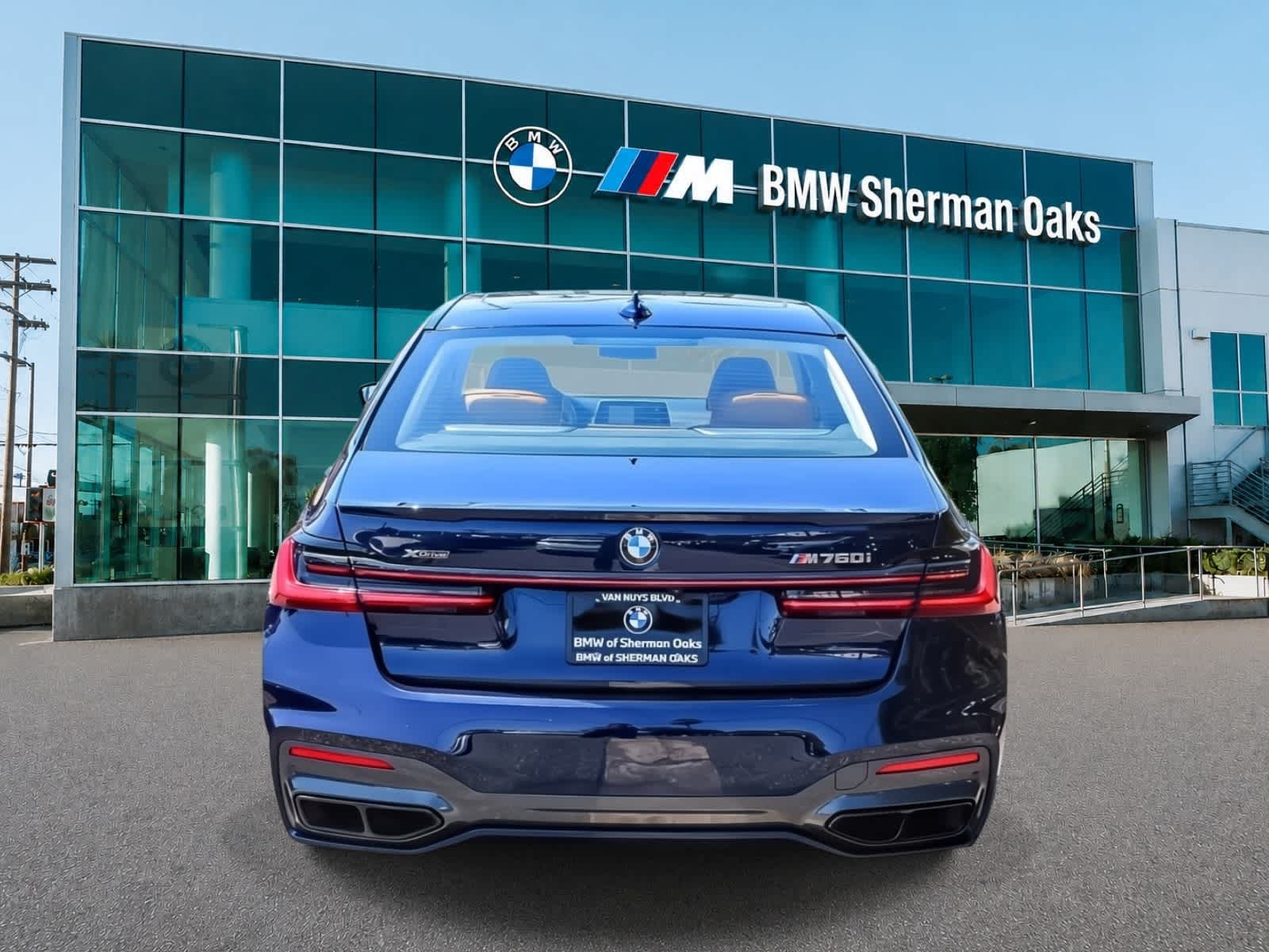 Used 2022 BMW M760i xDrive AWD/4WD image 3