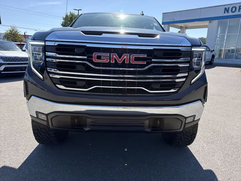 Used 2025 GMC Sierra 1500 SLT AWD/4WD image 2
