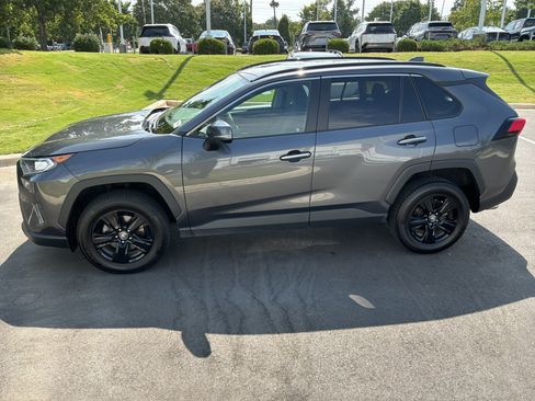 Used 2021 Toyota RAV4 XLE AWD/4WD image 7
