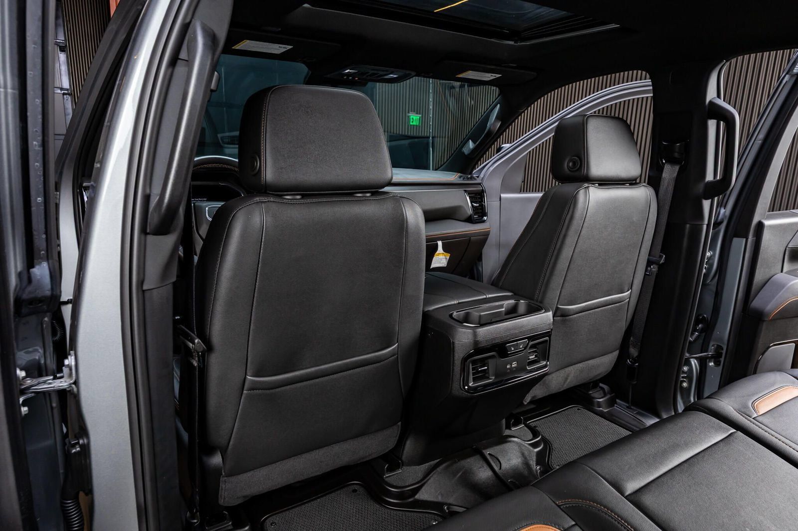 Used 2025 GMC Sierra 3500 AT4 w/ AT4 Premium Plus Package AWD/4WD image 32