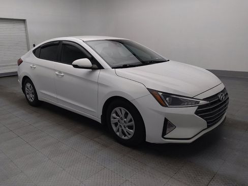 Used 2020 Hyundai Elantra SE FWD image 11