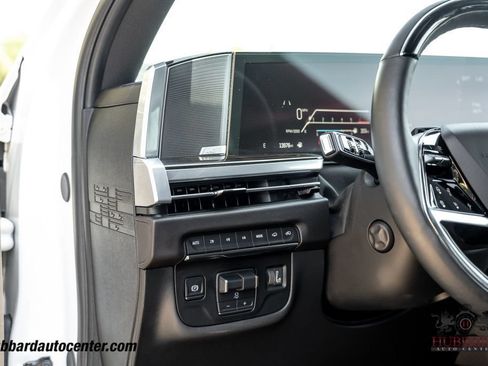 Used 2025 Cadillac Escalade Premium Luxury w/ Touring Package AWD/4WD image 18