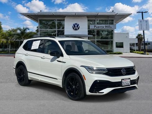 Used 2023 Volkswagen Tiguan SE R-Line FWD image 1