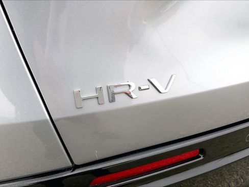 Used 2024 Honda HR-V EX-L image 9