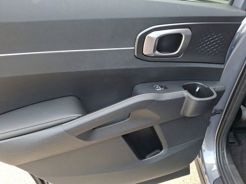 Used 2023 Kia Sorento S w/ Panoramic Sunroof Package image 20