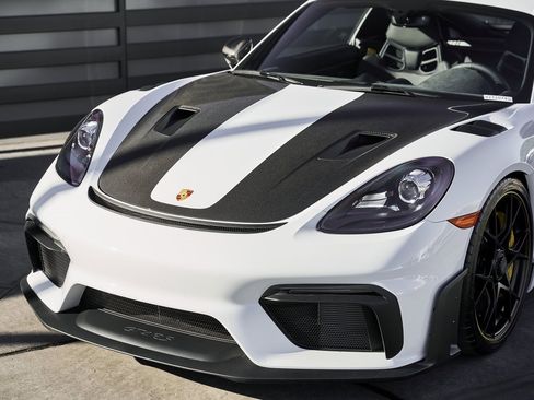 Used 2025 Porsche 718 Cayman GT4 RS w/ Weissach Package image 5