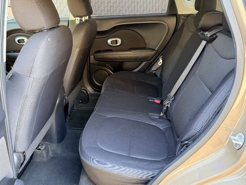Used 2015 Kia Soul FWD image 13