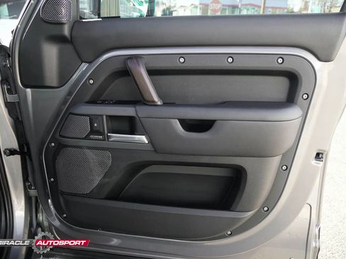 Used 2020 Land Rover Defender 110 X image 26