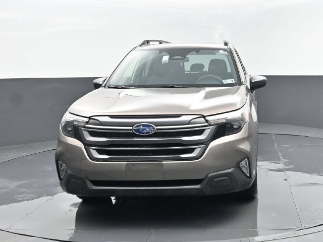 Used 2025 Subaru Forester Premium AWD/4WD image 24
