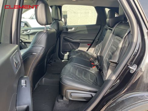 New 2024 Ford Escape SE w/ PHEV Premium Package image 34