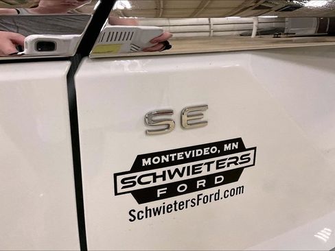 Used 2025 Volkswagen Atlas SE AWD/4WD image 8