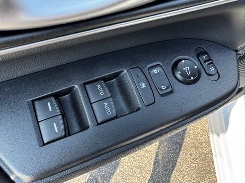 Used 2020 Honda CR-V Touring image 14