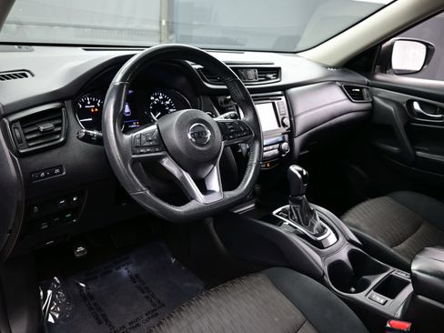 Used 2018 Nissan Rogue SV AWD/4WD image 13
