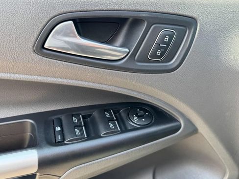 Used 2022 Ford Transit Connect XLT FWD image 15