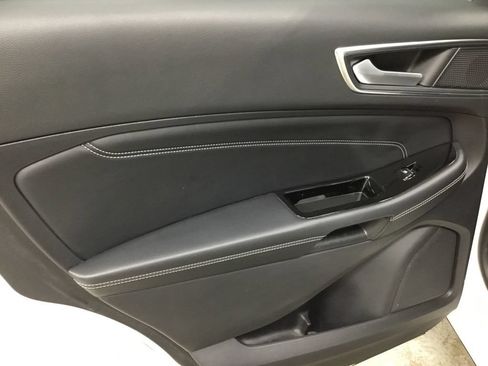 Used 2019 Ford Edge Titanium w/ Equipment Group 301A AWD/4WD image 29