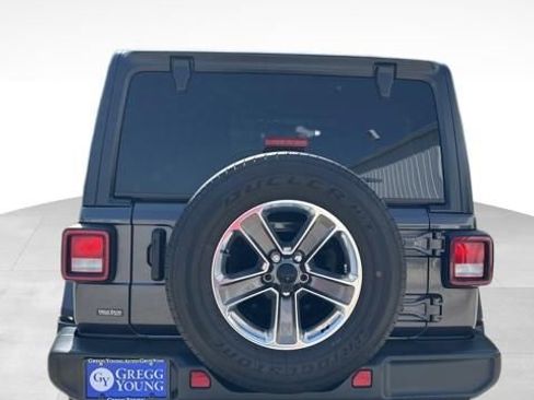 Used 2021 Jeep Wrangler Unlimited Sahara w/ Uconnect 4C Nav & Sound Group AWD/4WD image 5