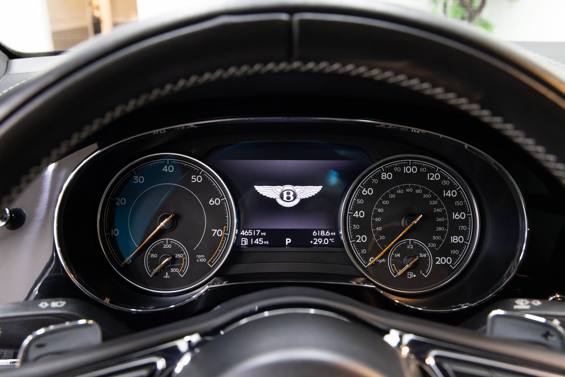 Used 2019 Bentley Bentayga AWD/4WD image 17