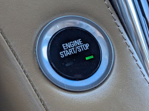 Used 2017 Cadillac Escalade Platinum image 32