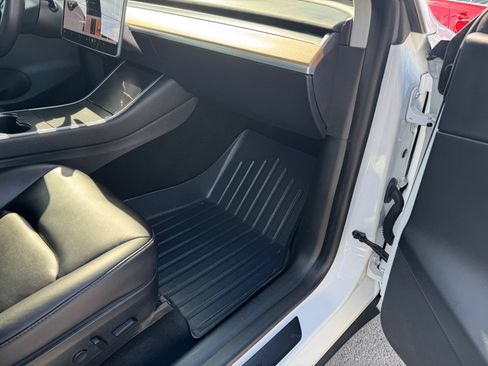 Used 2020 Tesla Model Y Long Range AWD/4WD image 13