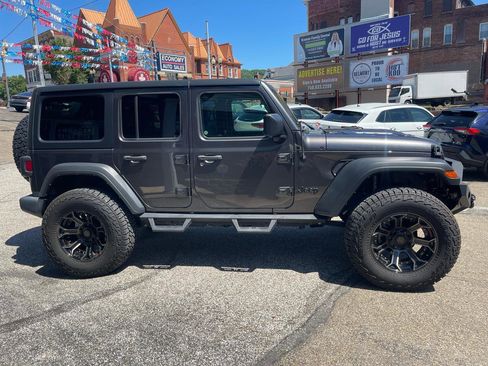Used 2021 Jeep Wrangler Unlimited Sport AWD/4WD image 5
