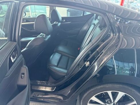 Used 2017 Nissan Maxima 3.5 SL FWD image 6