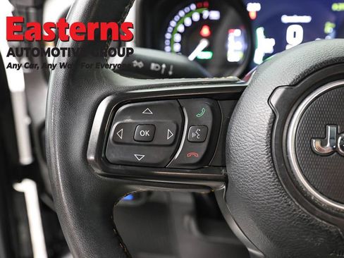 Used 2024 Jeep Wrangler Unlimited AWD/4WD image 15