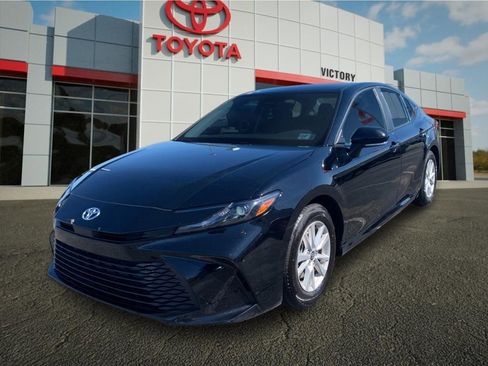 Used 2025 Toyota Camry LE FWD image 7