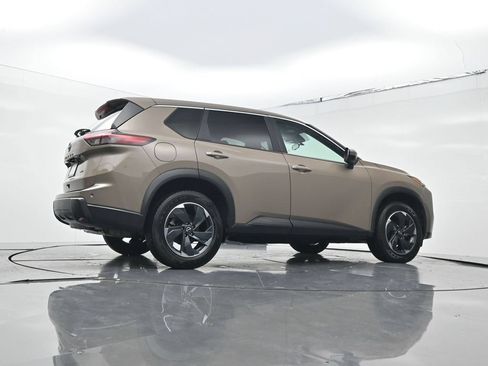Used 2025 Nissan Rogue SV AWD/4WD image 25