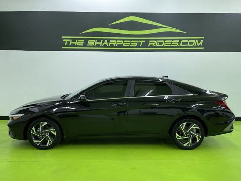 Used 2024 Hyundai Elantra SEL w/ Convenience Package image 6