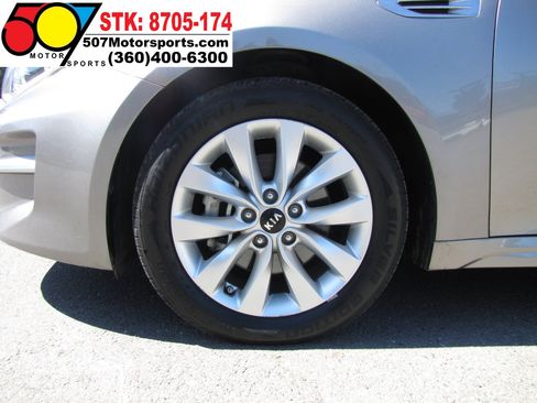 Used 2017 Kia Optima EX image 23