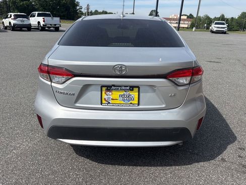 Used 2020 Toyota Corolla LE FWD image 7