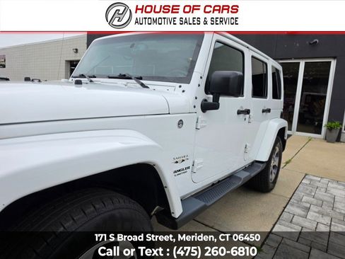 Used 2016 Jeep Wrangler Unlimited Sahara w/ Dual Top Group AWD/4WD image 18