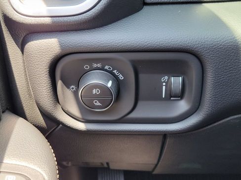New 2026 RAM 2500 Big Horn AWD/4WD image 12