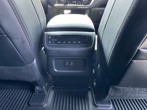Used 2023 Nissan Pathfinder Rock Creek AWD/4WD image 32