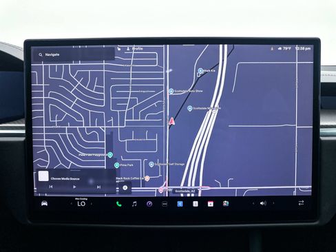 Used 2022 Tesla Model X Plaid AWD/4WD image 5