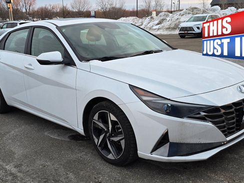 Used 2021 Hyundai Elantra SEL w/ Convenience + Premium Package image 2