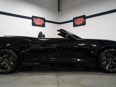 Used 2018 Chevrolet Camaro ZL1 w/ LPO, ZL1 Protection Package RWD image 8