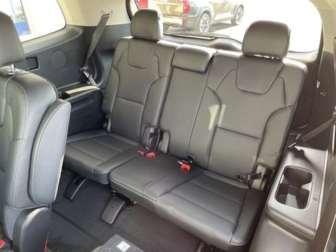 Certified 2024 Kia Telluride EX w/ EX Captain's Chair Package image 32