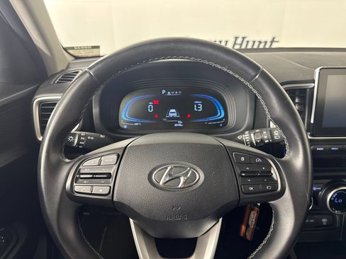 Used 2023 Hyundai Venue SEL w/ Cargo Package FWD image 14