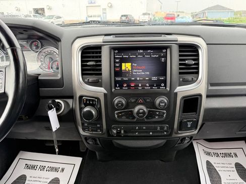 Used 2019 RAM 1500 Big Horn AWD/4WD image 17