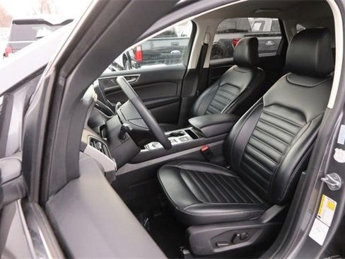 Certified 2024 Ford Edge SEL image 8