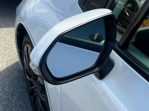 Used 2023 Toyota Corolla SE w/ Carpet Mat Package (TMS) FWD image 8