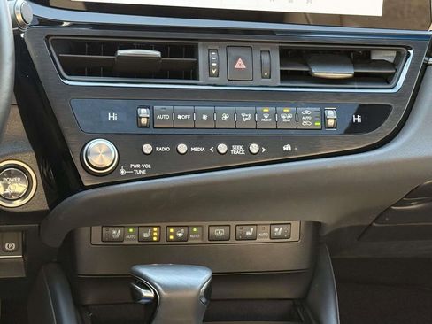 Used 2024 Lexus ES 300h w/ Premium Package image 18