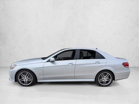 Used 2014 Mercedes-Benz E 550 4MATIC Sedan image 8