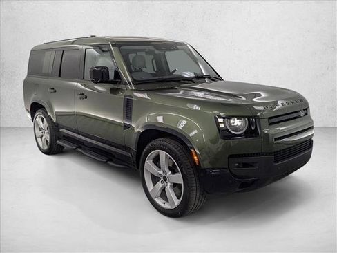 New 2026 Land Rover Defender 130 X-Dynamic SE image 2