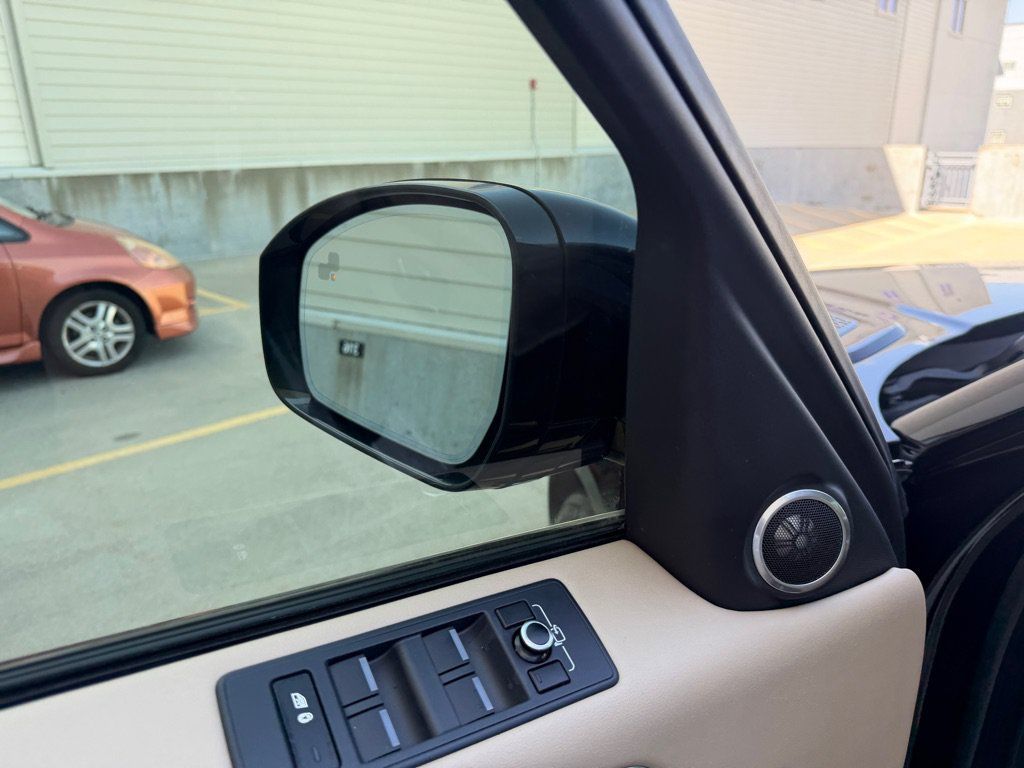 Used 2014 Land Rover Range Rover Sport HSE AWD/4WD image 13