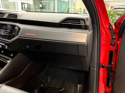 Used 2023 Audi Q3 2.0T Premium Plus w/ Premium Plus Package image 18